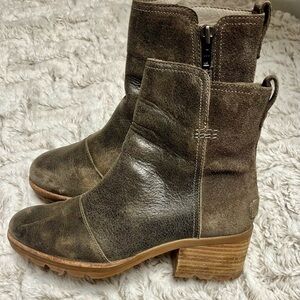 Sorel Cate Leather Side Zip Ankle Comfort Waterproof Heeled Boots
Size 6.5